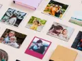 Raccolta di foto stampate, tra cui bambini, famiglie e un gatto. Scopri come scaricare foto da Google Foto a PC per creare ricordi tangibili.