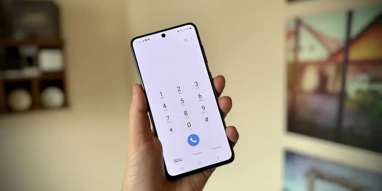 Menu test Samsung: tastiera numerica su smartphone.