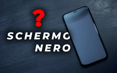 Un punto interrogativo rosso e la scritta "SCHERMO NERO" accanto a un iPhone con lo schermo spento.