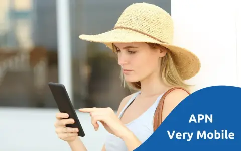 Ragazza con cappello di paglia usa il tablet, con testo "APN Very Mobile".