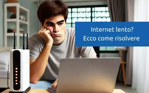 Giovane annoiato davanti a un router e un laptop, con la scritta "Internet lento? Ecco come risolvere".