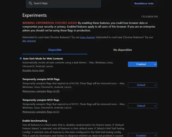 Pagina "Experiments" di Chrome, con opzioni per attivare o disattivare funzionalità sperimentali, come la modalità scura automatica.