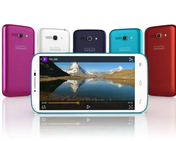 Cinque Alcatel Onetouch colorati, uno bianco, blu, turchese, rosso e viola, con un telefono bianco in primo piano che mostra un video di montagna. Ideale per la riparazione cellulari cinesi.