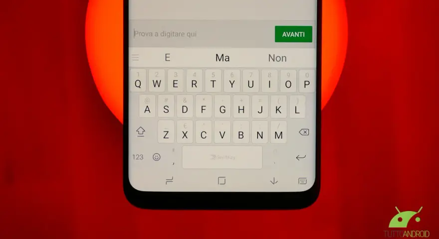 Schermata di un telefono che mostra come cambiare la tastiera del telefono con SwiftKey.