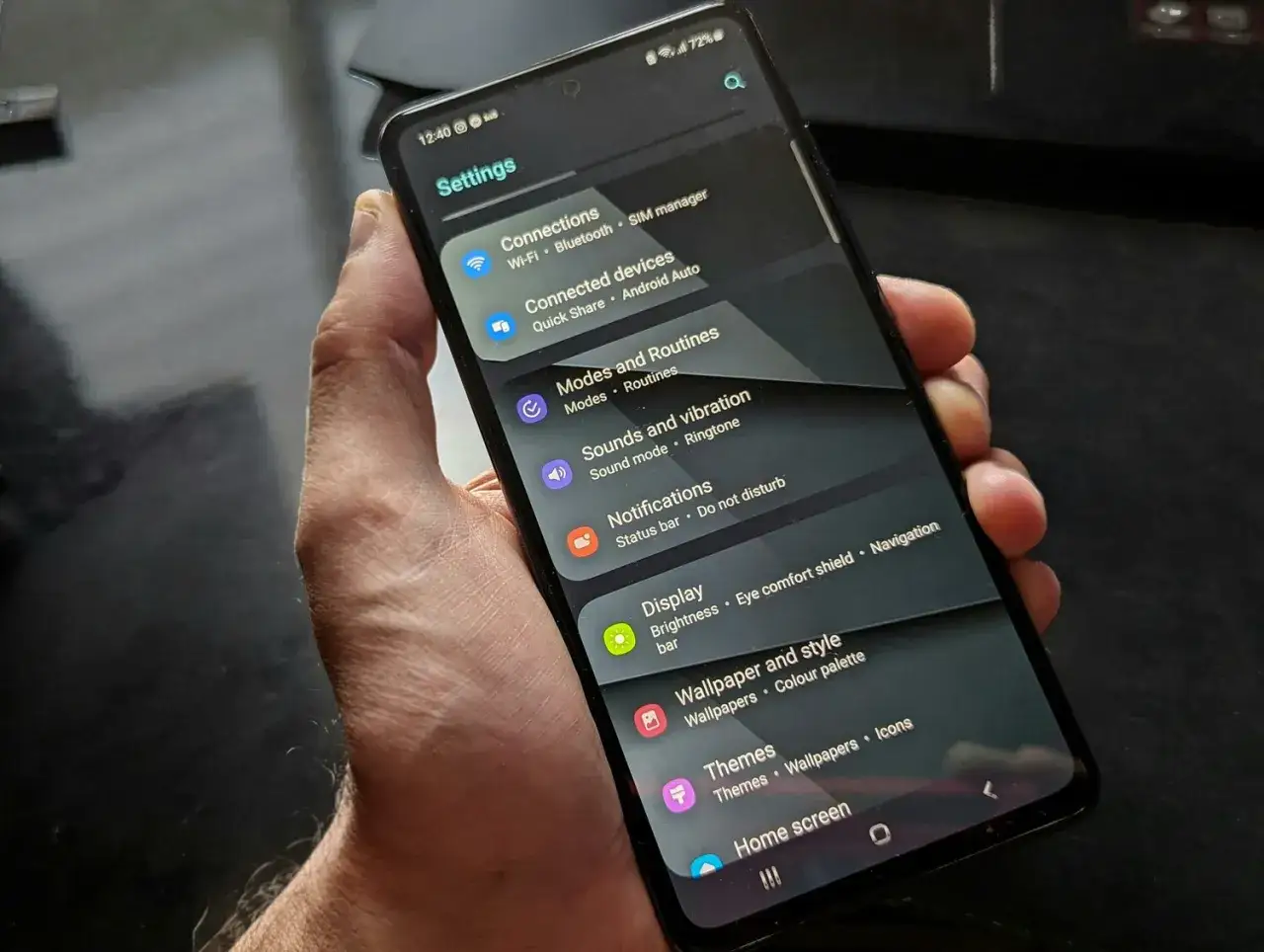 Impostazioni del telefono: per scoprire come vedere le notifiche cancellate, naviga tra le opzioni.