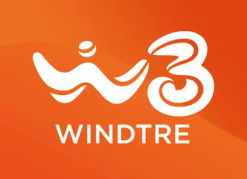 Logo WindTre bianco su sfondo arancione. Per sapere come parlare con un operatore Wind non virtuale, cerca il numero corretto.